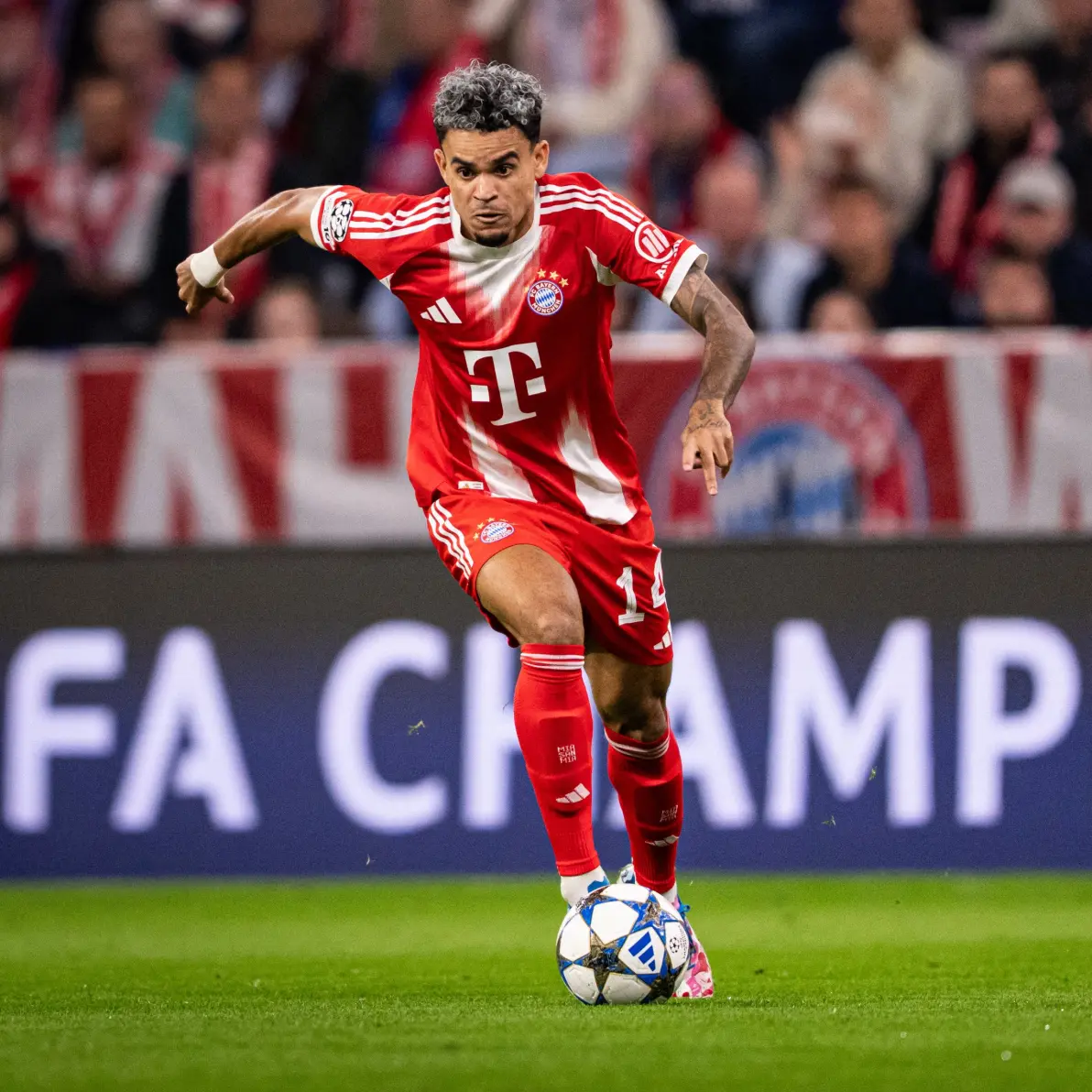 包含欧冠赛程吃紧，切尔西赛前远射贴柱，压力陡增，球探报告显示潜力的词条